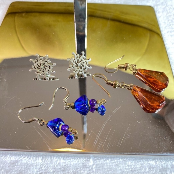 6 for $20♥️ Bundle of 3 earrings. All 3 included. - Picture 1 of 4